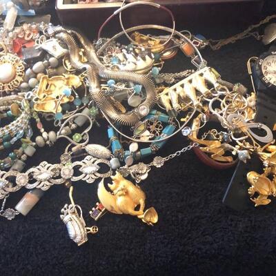 Costume jewelry lot