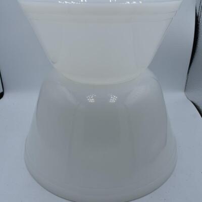 1 small 1 large "F" mixing bowls