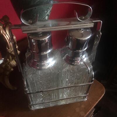 Liquor bottle holder
