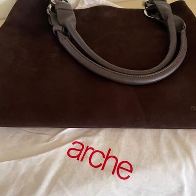 ST Arche leather purse