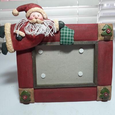 Vintage 4in x 7in ( photo size) Christmas picture frame
