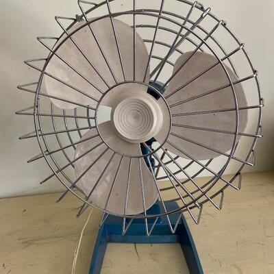 ST Vintage Sears 2 speed oscillating fan