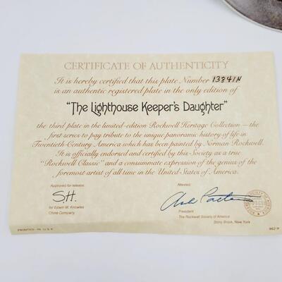 KNOWLES "THE LIGHTHOUSE KEEPERS DAUGHTER" NORMAN ROCKWELL COLLECTORS PLATE