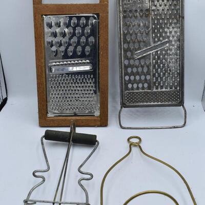 Kitchen graters, jar remover LOT