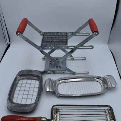 Kitchen small grater, cheese slicers
Hand cheese graters
Scoopers tin