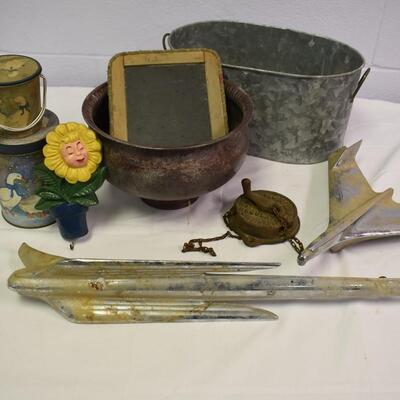 Home Decor Lot w/ airplanes