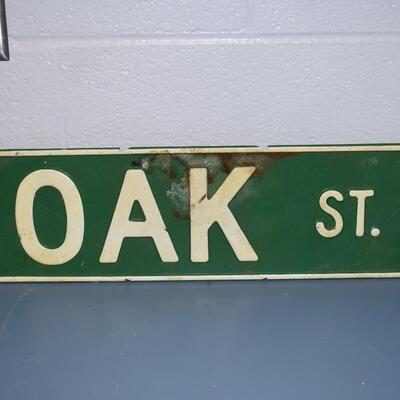 oak street sign