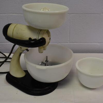 Juicer attachment, beaters, mixing bowl, extra small bowl