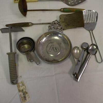 8 pc kitchen utensil lot