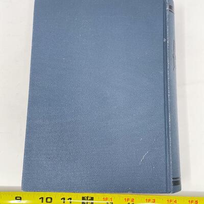 1900 â€œPORTRAITS AND PRINCIPLESâ€ HARDBACK BOOK