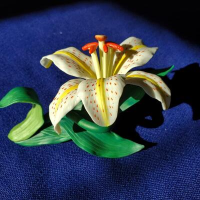 Lenox Auratim Lily