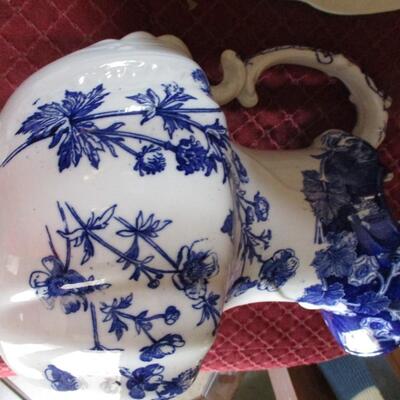 Royal Doulton Buttercup Pitcher & Basin