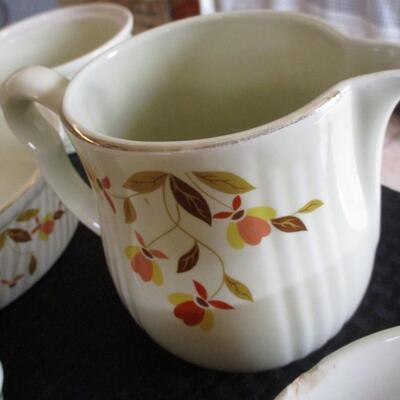 Hall's Superior Dinnerware