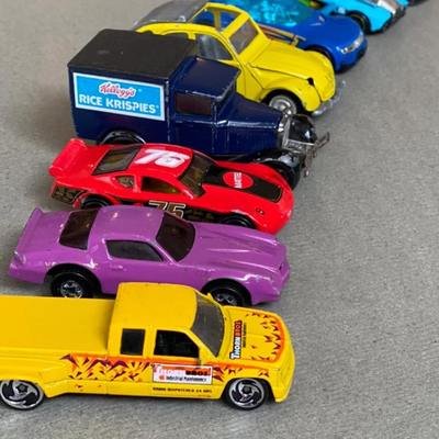 Lot Of Vintage & Modern Toy Cars