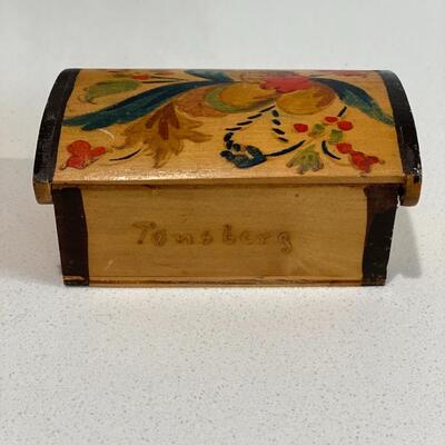 Vintage Norwegian, traditional Scandinavian Rosemaling Wooden Trinket Jewelry Box