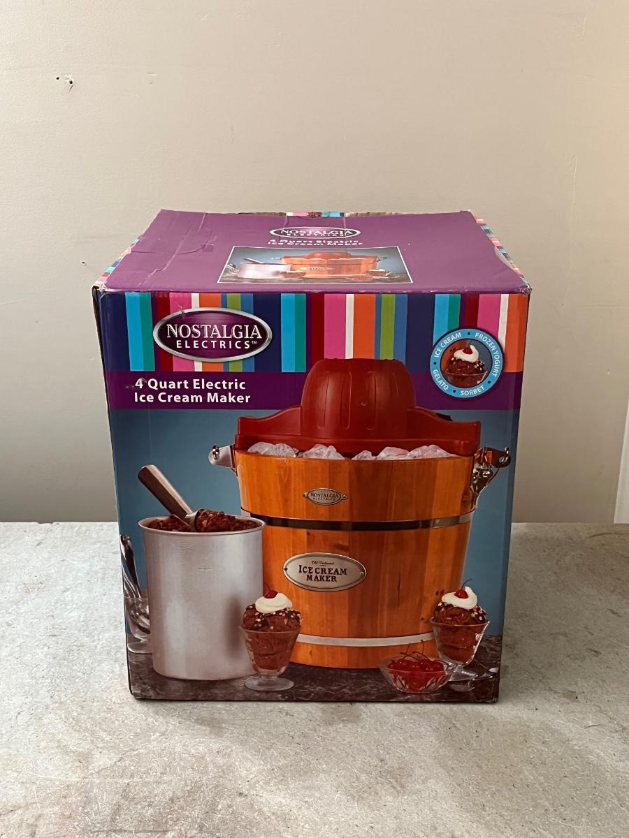 NOSTALGIA ELECTRIC 4 Qt. Old Fashioned Ice Cream Maker