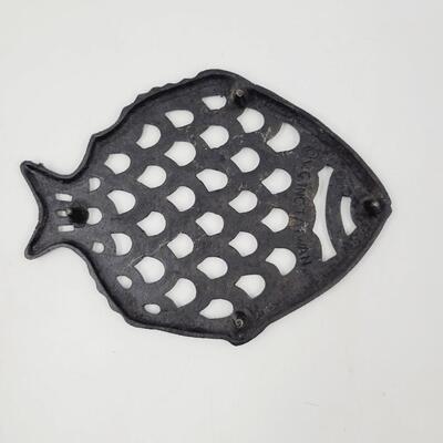 CAST IRON FISH TRIVET
