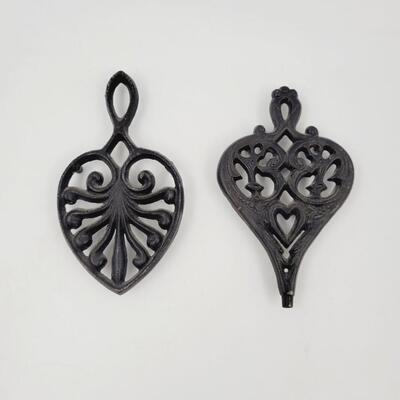 CAST IRON SMALL DECORATIVE TRIVET DUO