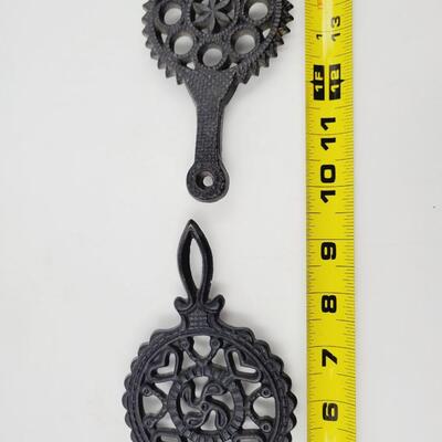 CAST IRON SMALL FUN TRIVET DUO