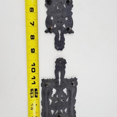 CAST IRON CREATIVE TRIVET DUO