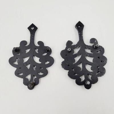CAST IRON LEAF STYLE TRIVET DUO