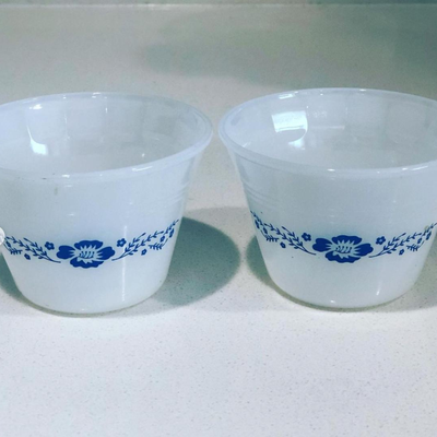 Lot of Miscellaneous Vintage Glass Items