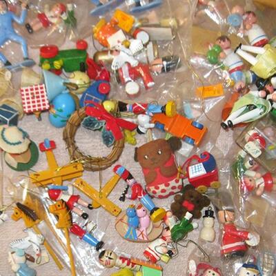 MS Collection Wood Miniatures Doll House Shadow Box Xmas Tree Cake Toppers