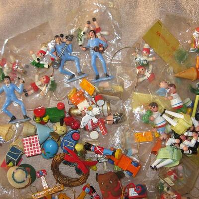 MS Collection Wood Miniatures Doll House Shadow Box Xmas Tree Cake Toppers