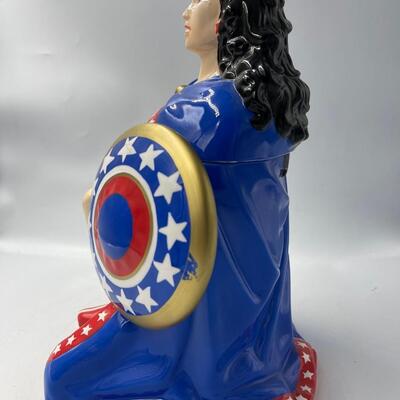 DC Comics WONDER WOMAN Limited Edition