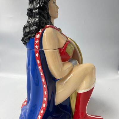 DC Comics WONDER WOMAN Limited Edition