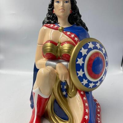DC Comics WONDER WOMAN Limited Edition