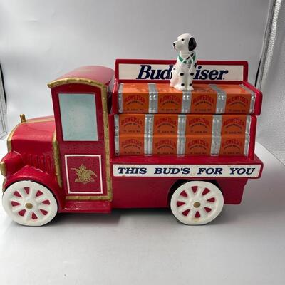 1999 Budweiser Advertising Truck
Great shape. small chip in the paint on the underside of cannister base. No other damage seen.