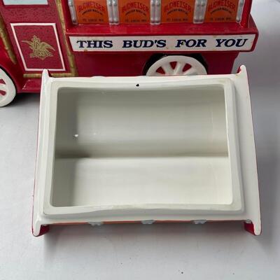 1999 Budweiser Advertising Truck
Great shape. small chip in the paint on the underside of cannister base. No other damage seen.