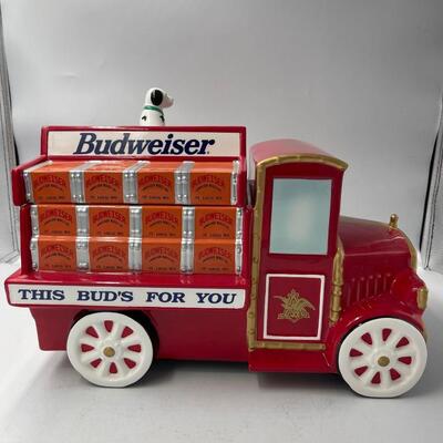 1999 Budweiser Advertising Truck
Great shape. small chip in the paint on the underside of cannister base. No other damage seen.