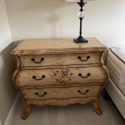 Bombay Chest