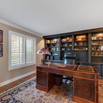 Exquisite Hand Made Area Rug