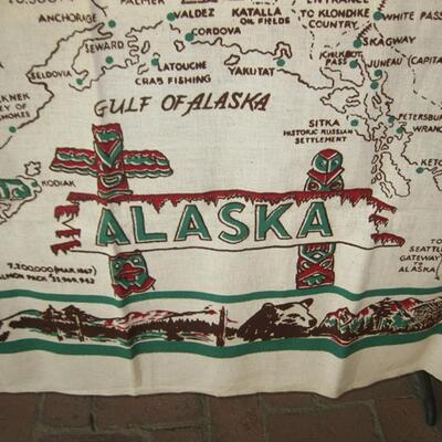MS Vintage Souvenir Alaska Table Cloth + 3 Linen Towels 1981 Eskimos Klondike Gold