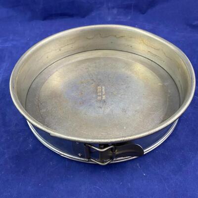 Vintage 11" Dr Oetker Springform Pan