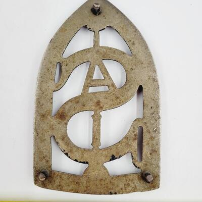 AS VINTAGE IRON TRIVET