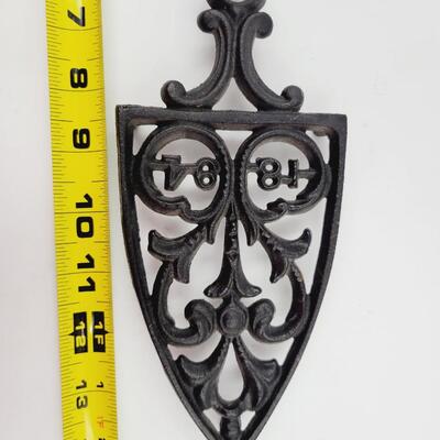 WILTON "1894" CAST IRON TRIVET