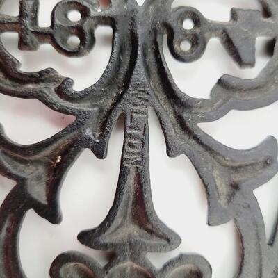 WILTON "1894" CAST IRON TRIVET