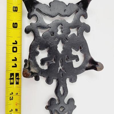 CAST IRON CHERUB #249 VINTAGE TRIVET