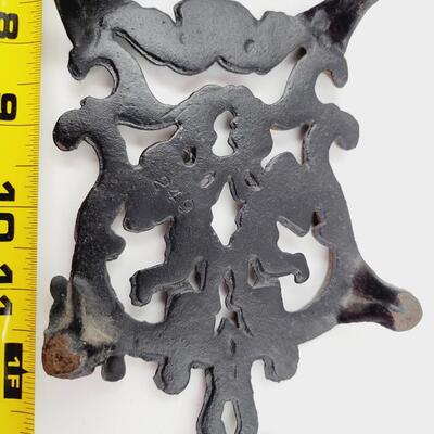 CAST IRON CHERUB #249 VINTAGE TRIVET