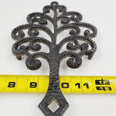 CAST IRON FAMILY TREE VINTAGE TRIVET