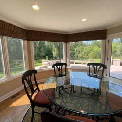 High end floor lamp in impeccable condition