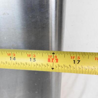 Metal Tall Trashcan  w/Foot Pedal Lid Release, 23in x 16in