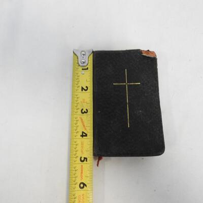 Spiritual Cross Pictures/Mini Book: The Gems Of Prayer