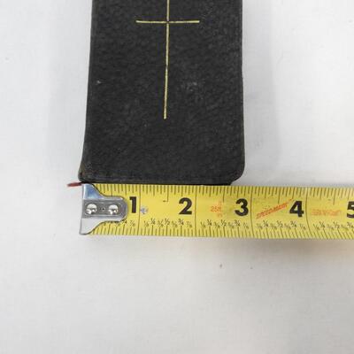 Spiritual Cross Pictures/Mini Book: The Gems Of Prayer