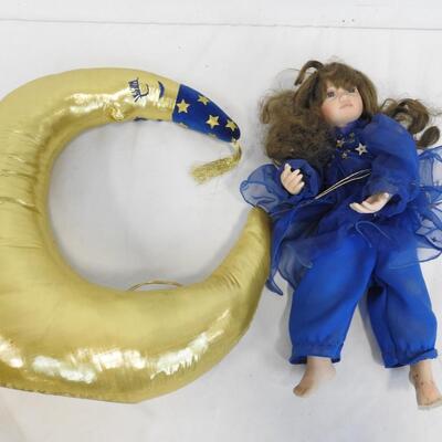 Sweetdreams & Moonbeams Porcelain 14in Doll & Weighted Moon,Toes Missing On Foot