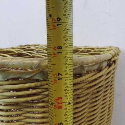 Wicker Hamper/Basket, With Lid and Handles